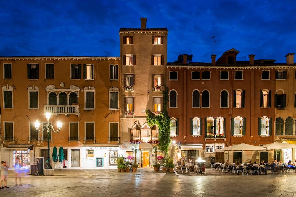 Hotel Santo Stefano Venesia Bagian luar foto